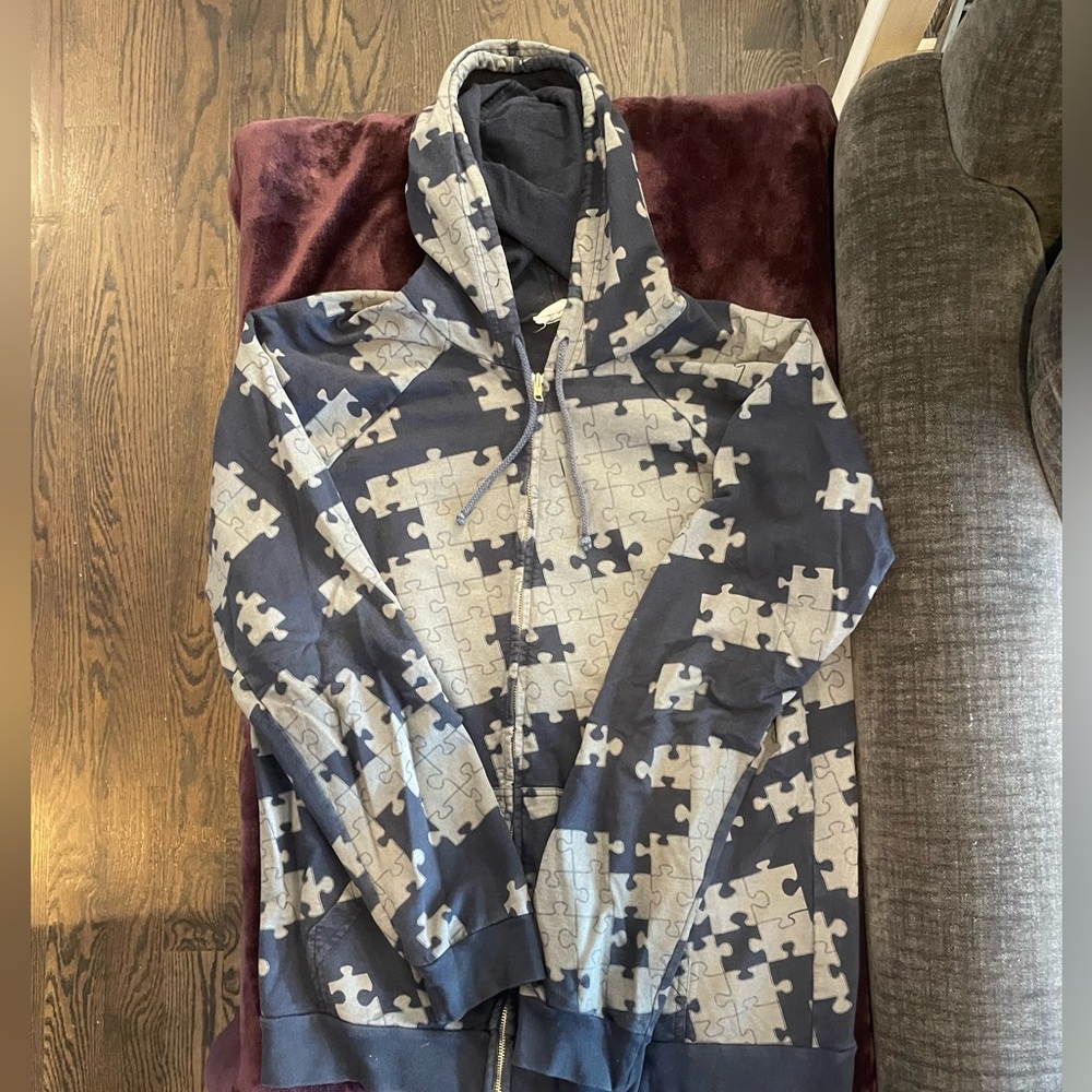 CHARACTER HERO PUZZLE PIECE ZIPPER HOODIE LARGE NAVY/GRAY